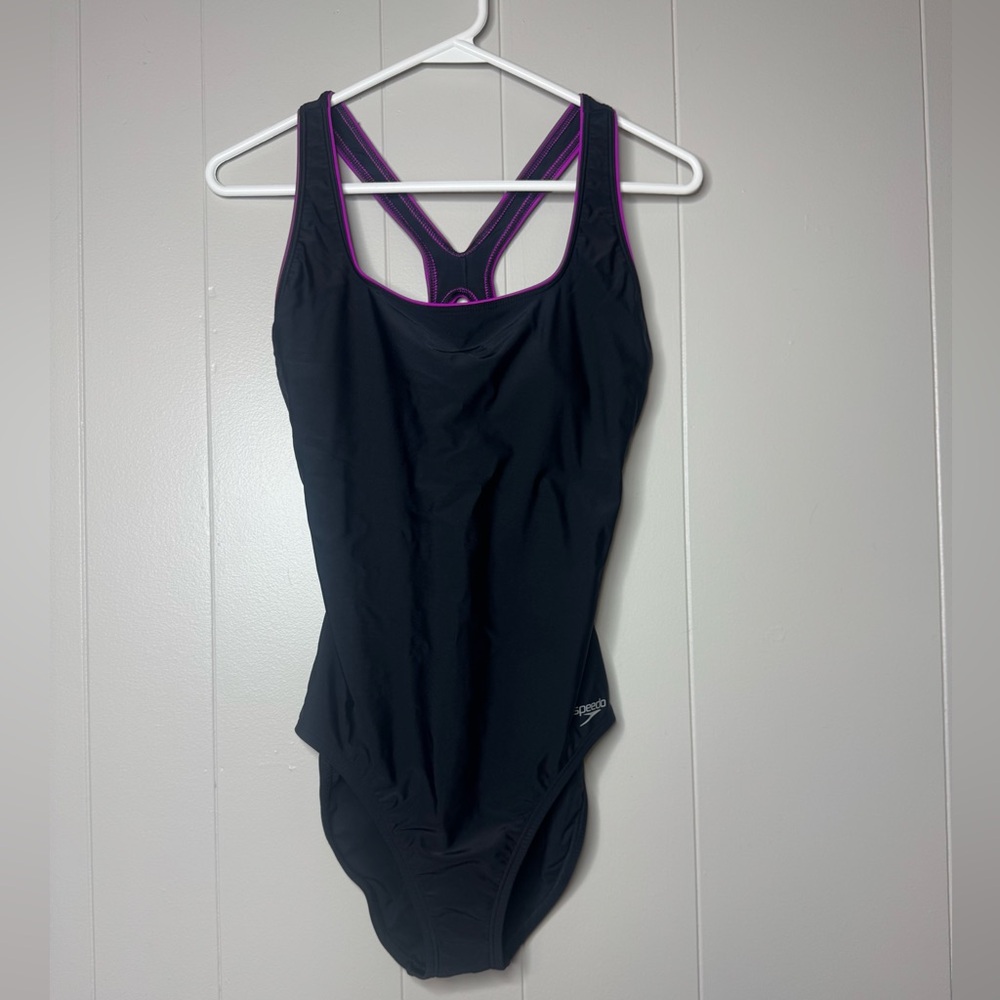 Speedo Women’s Modern Ultra back One Piece Swimsuit Black with pink piping